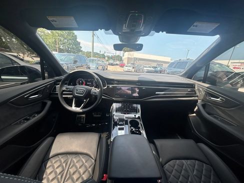 Used 2025 Audi SQ7 Prestige AWD/4WD image 18