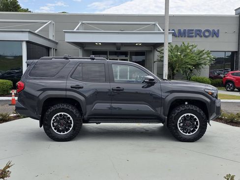Used 2025 Toyota 4Runner TRD Off-Road Premium AWD/4WD image 35