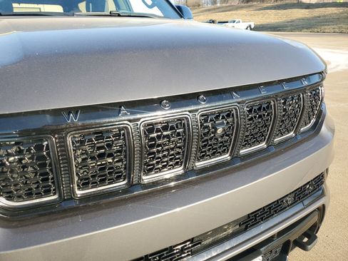 Used 2023 Jeep Grand Wagoneer Series III w/ Quick Order Packagew 28T image 38