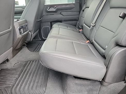 Used 2025 Chevrolet Silverado 2500 LTZ w/ LTZ Convenience Package AWD/4WD image 9