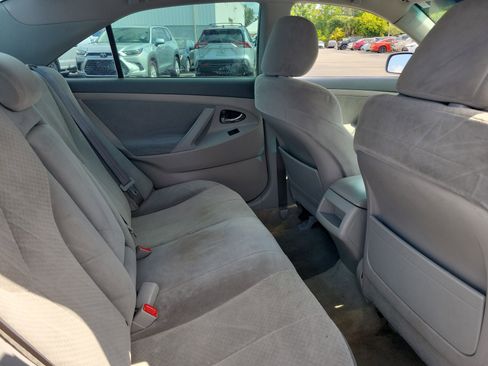 Used 2009 Toyota Camry LE FWD image 13