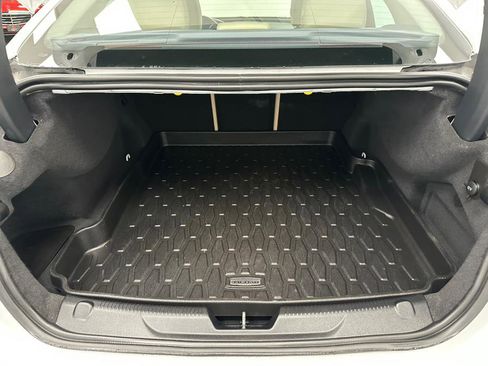 Used 2018 Jaguar XE Premium image 57