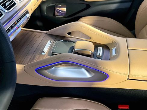 New 2026 Mercedes-Benz GLS 450 4MATIC image 10