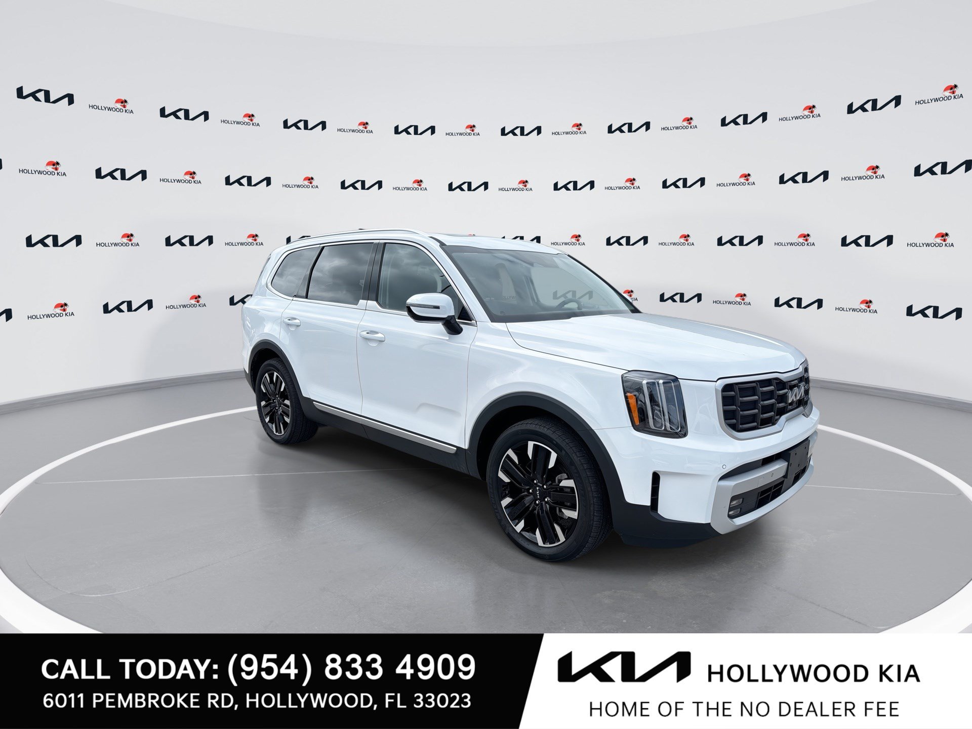 Used 2025 Kia Telluride SX w/ SX Captain's Chair Package AWD/4WD image 2