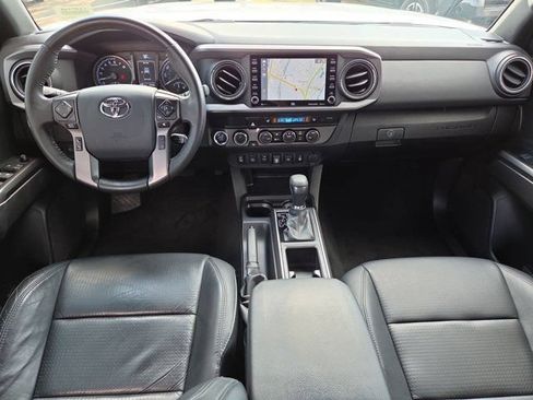 Used 2023 Toyota Tacoma TRD Off-Road w/ TRD Premium Off Road Package AWD/4WD image 17