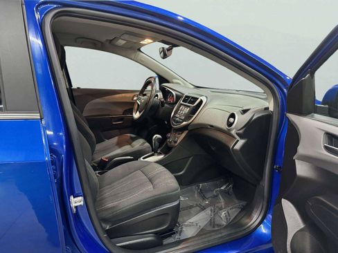 Used 2018 Chevrolet Sonic LT w/ Convenience Package FWD image 29