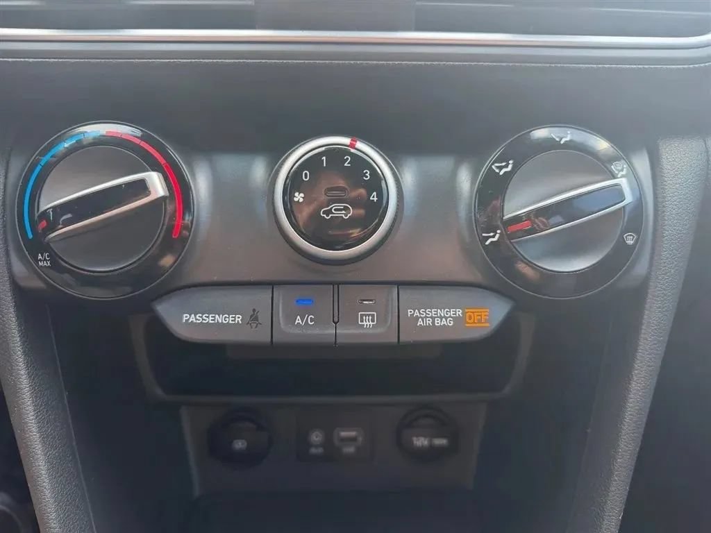 Used 2021 Hyundai Kona SEL FWD image 17