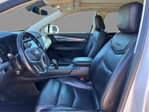 Used 2018 Cadillac XT5 Luxury w/ Driver Awareness Package AWD/4WD image 31