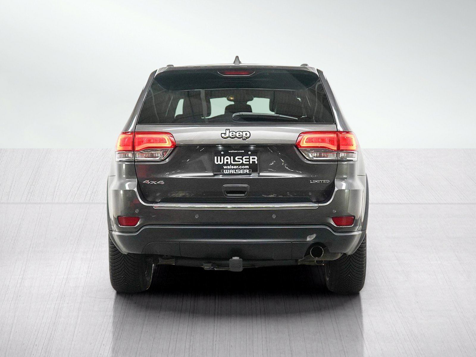 Used 2017 Jeep Grand Cherokee Limited AWD/4WD image 4