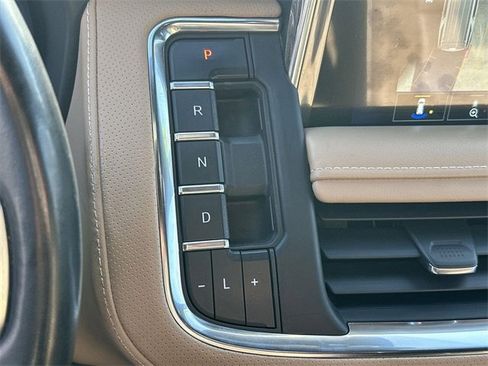 Used 2023 Chevrolet Tahoe Premier w/ Premium Package image 15