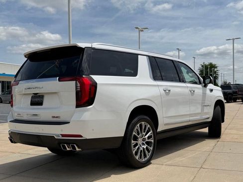 Used 2026 GMC Yukon XL Denali w/ Sun & Power Step Package AWD/4WD image 4