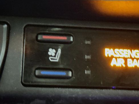 Used 2020 Toyota RAV4 TRD Off-Road image 21