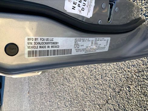 Used 2024 Jeep Compass Limited image 30