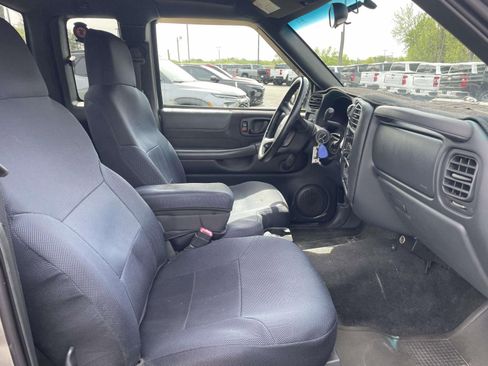 Used 2003 Chevrolet S10 Pickup LS image 12