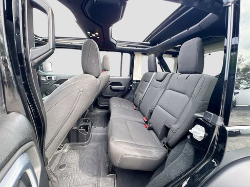Used 2022 Jeep Wrangler Unlimited Sport w/ Sun And Sound Package AWD/4WD image 27