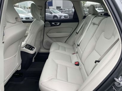 New 2026 Volvo XC60 B5 Ultra w/ Protection Package Premier