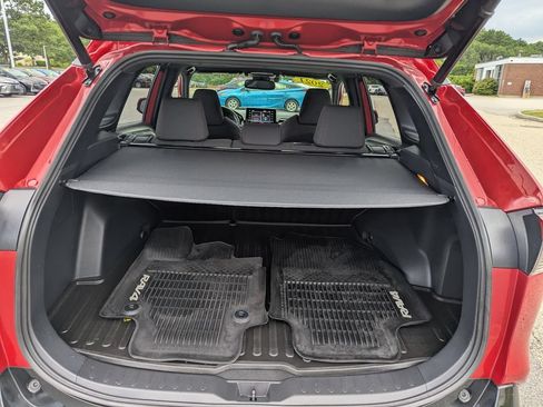 Used 2021 Toyota RAV4 SE w/ Weather & Moonroof Package AWD/4WD image 13