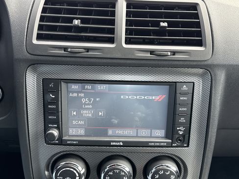 Used 2013 Dodge Challenger R/T image 16