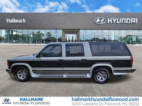 Used 1996 Chevrolet Suburban 2WD image 1