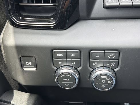 New 2026 GMC Sierra 1500 AT4 w/ Technology Package AWD/4WD image 11