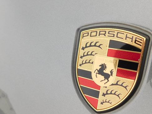 Used 2014 Porsche Cayenne Platinum Edition image 40