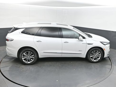 Used 2024 Buick Enclave Avenir FWD image 26