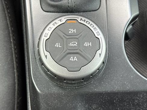 Used 2025 Ford Bronco Badlands AWD/4WD image 19