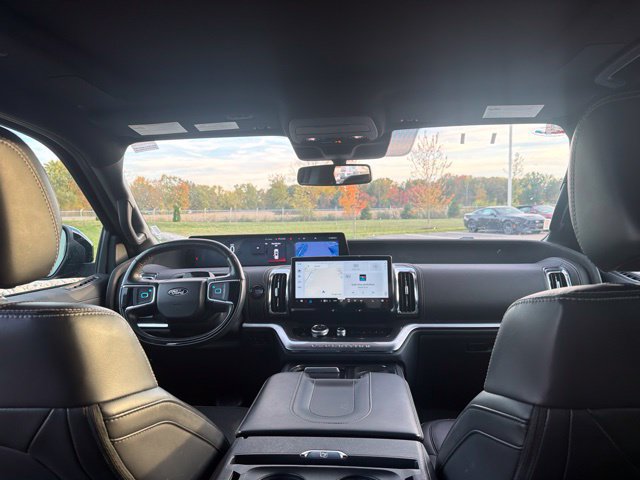 Used 2025 Ford Expedition Platinum w/ Stealth Performance Package AWD/4WD image 22