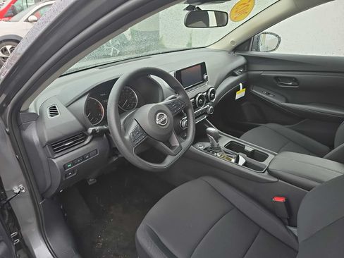 Used 2025 Nissan Sentra S FWD image 12