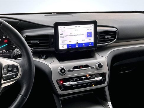 Used 2023 Ford Explorer XLT w/ Equipment Group 202A image 6