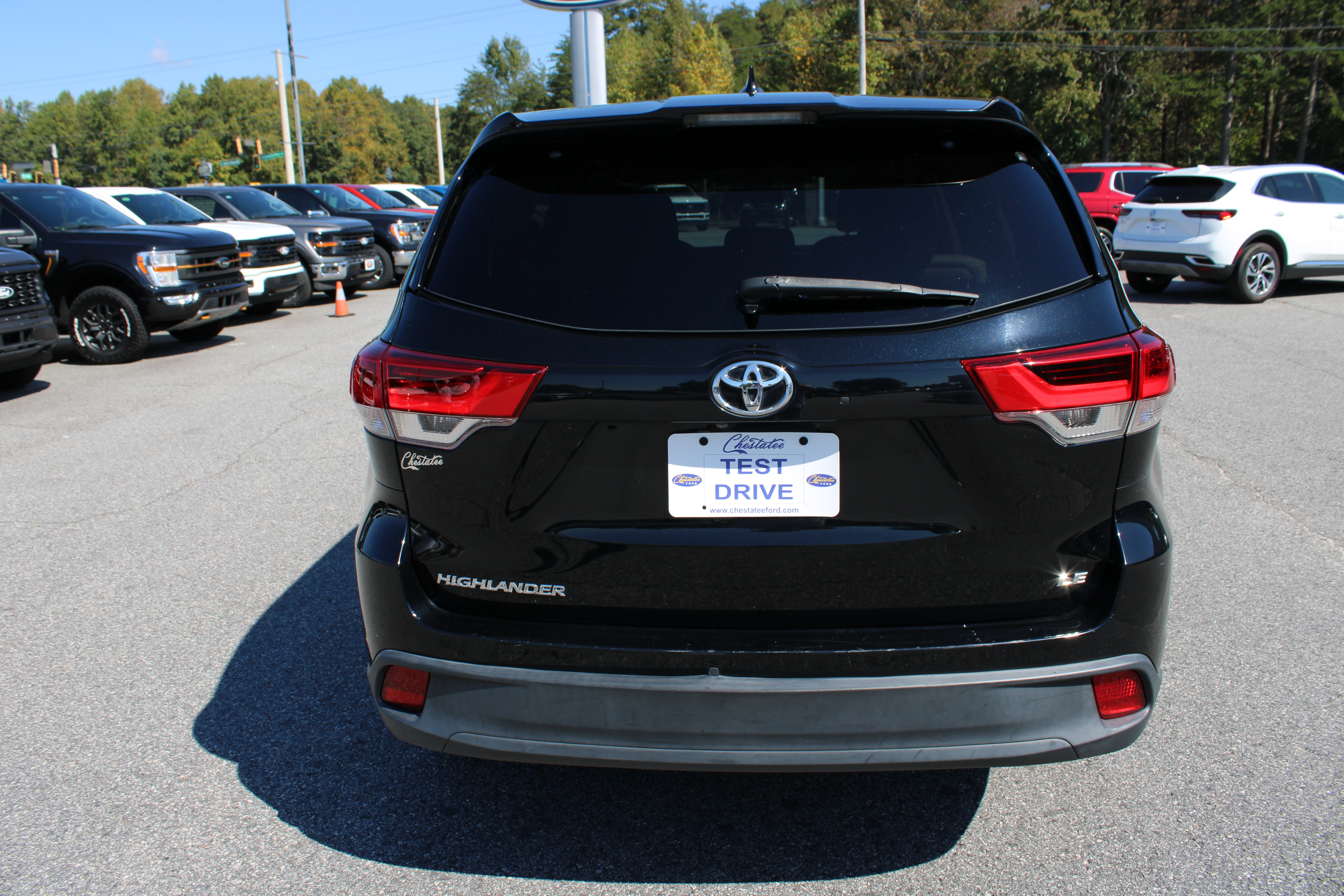 Used 2018 Toyota Highlander Plus FWD image 7
