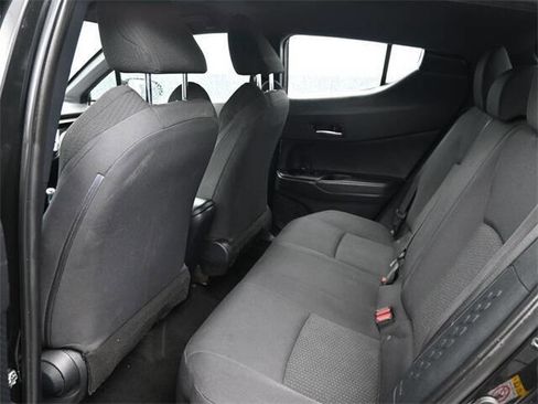 Used 2019 Toyota C-HR LE image 10