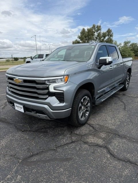 Used 2026 Chevrolet Silverado 1500 High Country w/ Technology Package AWD/4WD image 2
