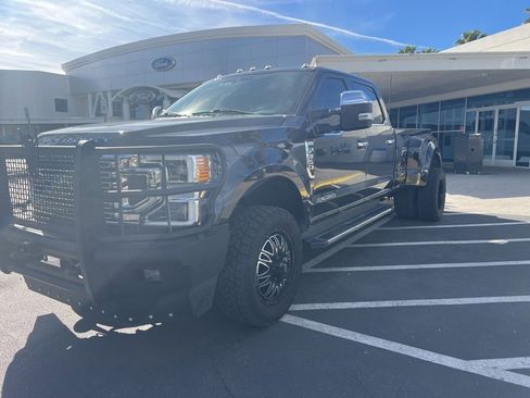 Used 2022 Ford F350 Lariat w/ Lariat Ultimate Package image 1