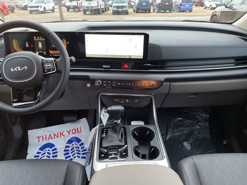 New 2026 Kia Carnival EX image 11