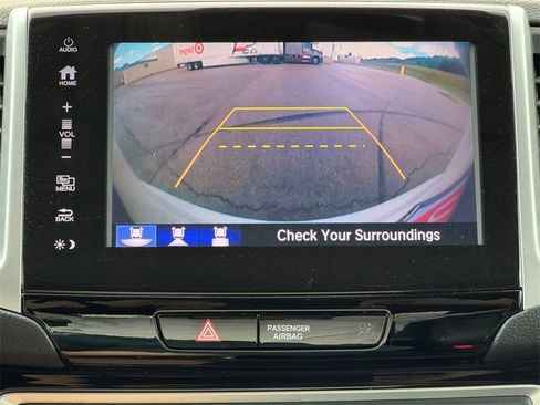 Used 2018 Honda Pilot Touring image 12