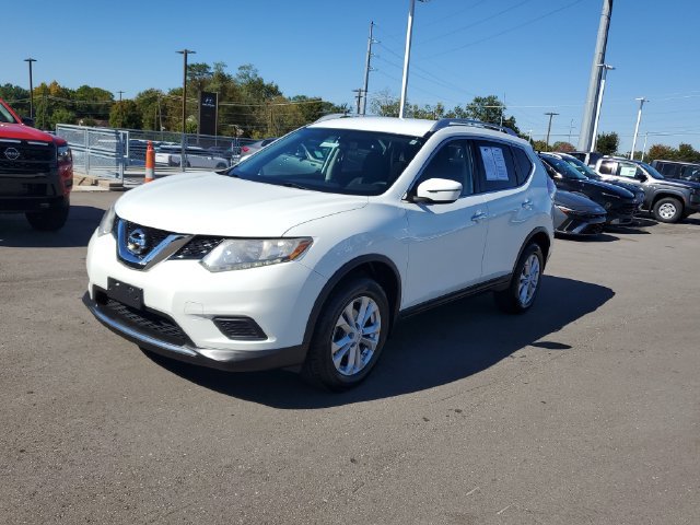 Used 2016 Nissan Rogue SV AWD/4WD image 2