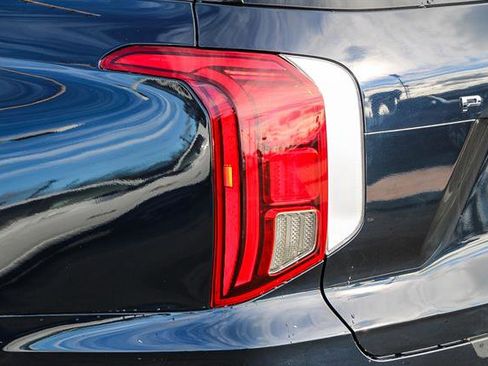 Used 2022 Hyundai Palisade Calligraphy image 11