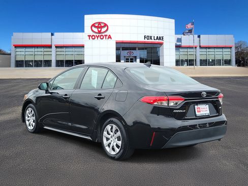 Used 2024 Toyota Corolla LE image 3