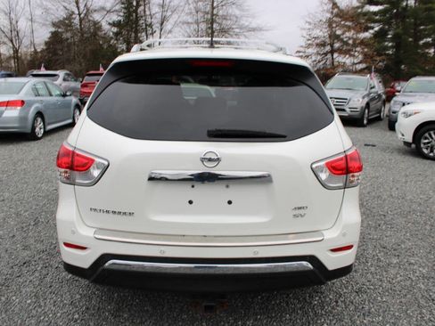 Used 2015 Nissan Pathfinder SV image 8