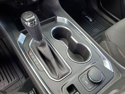 Used 2018 Chevrolet Traverse LT image 25