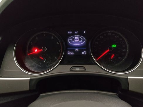 Used 2020 Volkswagen Atlas Cross Sport SE w/ Towing Package image 23