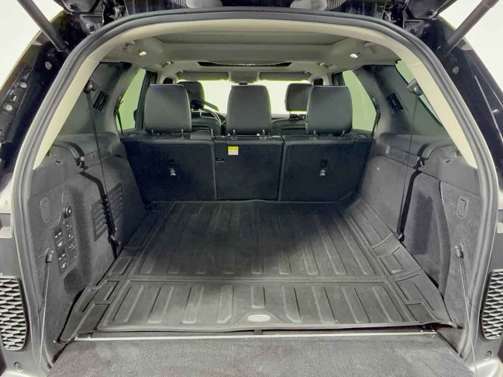 Used 2019 Land Rover Discovery HSE AWD/4WD image 28