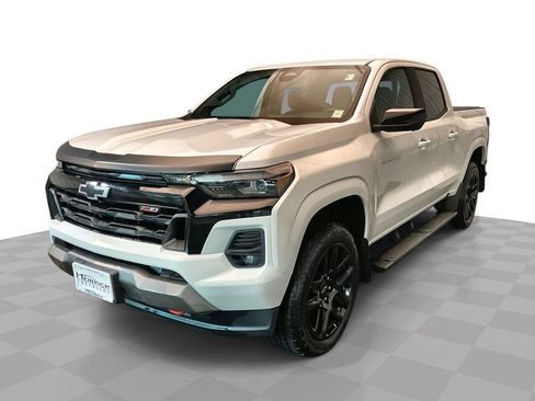 Used 2025 Chevrolet Colorado Z71 w/ Technology Package image 1