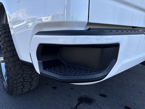 Used 2020 Chevrolet Silverado 1500 Custom w/ Custom Value Package image 13