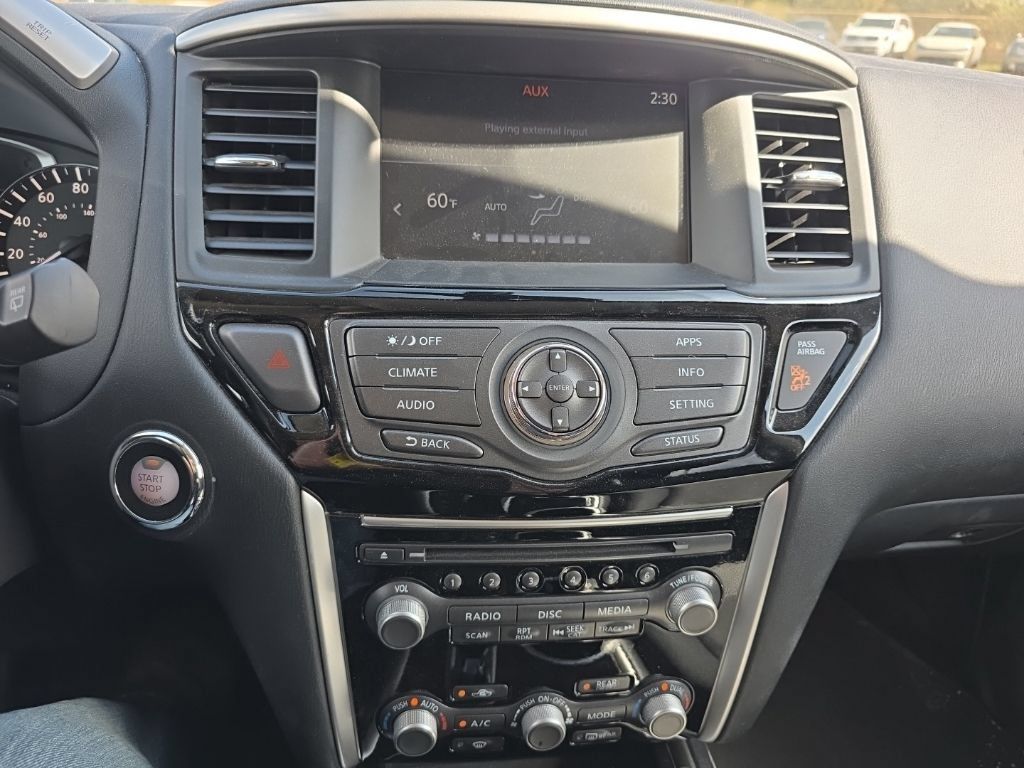 Used 2017 Nissan Pathfinder SV w/ Trailer Tow Package AWD/4WD image 10