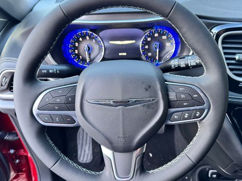 New 2026 Chrysler Pacifica Select image 12