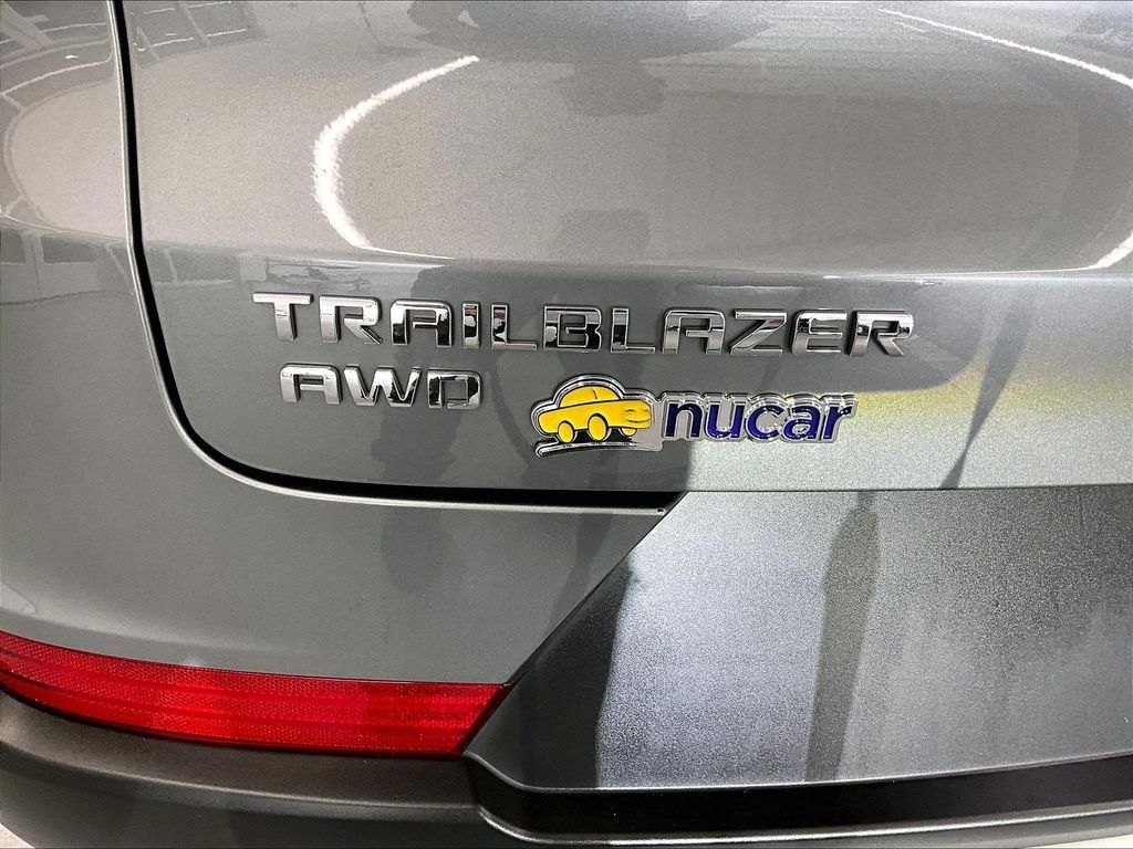 Used 2025 Chevrolet TrailBlazer LT AWD/4WD image 27