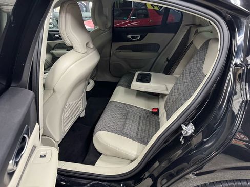 Used 2021 Volvo S60 T6 Momentum AWD/4WD image 13