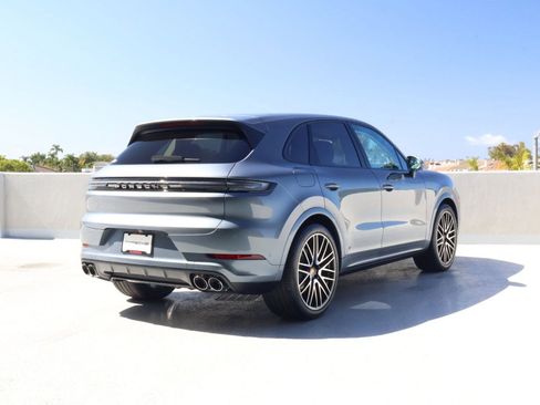 New 2026 Porsche Cayenne AWD/4WD image 9